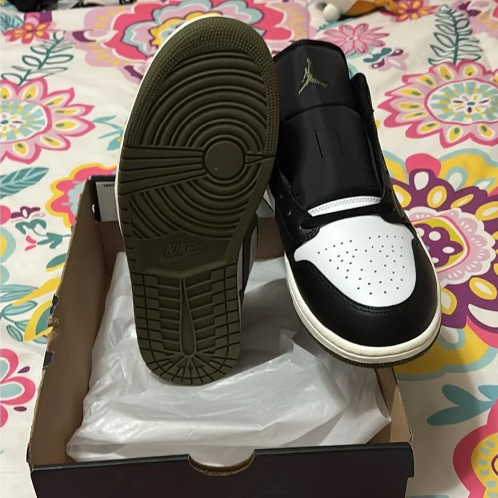 Men’s Air Jordan 1 Low Black,White olive green Sneakers